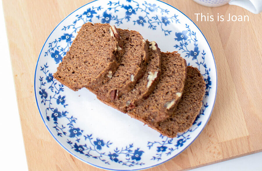 Gezonde ontbijtkoek bakken met wortel en noten