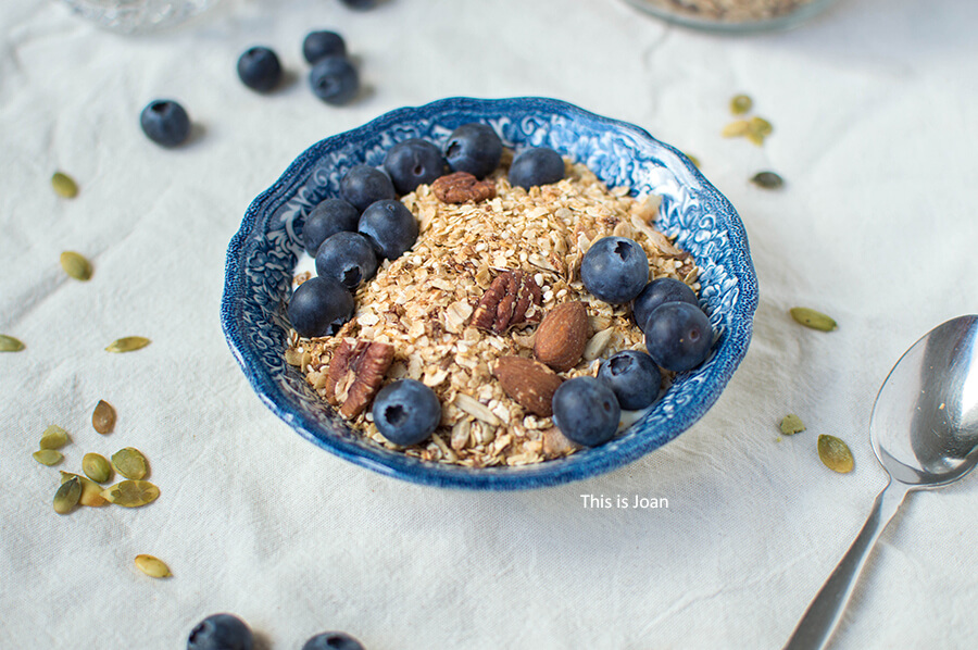 Glutenvrije en vegan notengranola met zaden